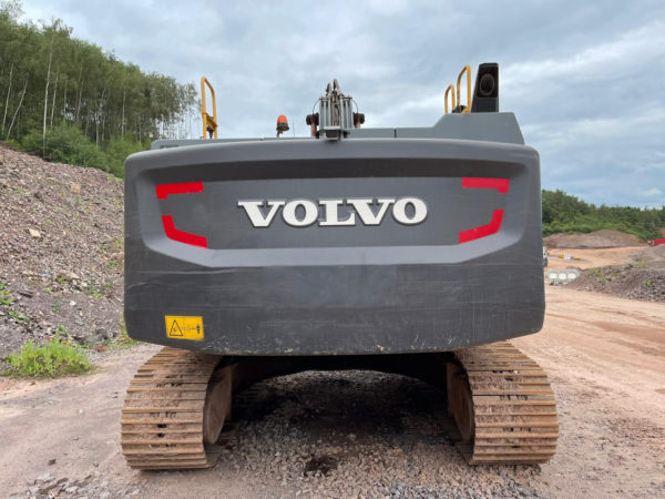 2015 VOLVO EC250E EXCAVATOR - Image 6