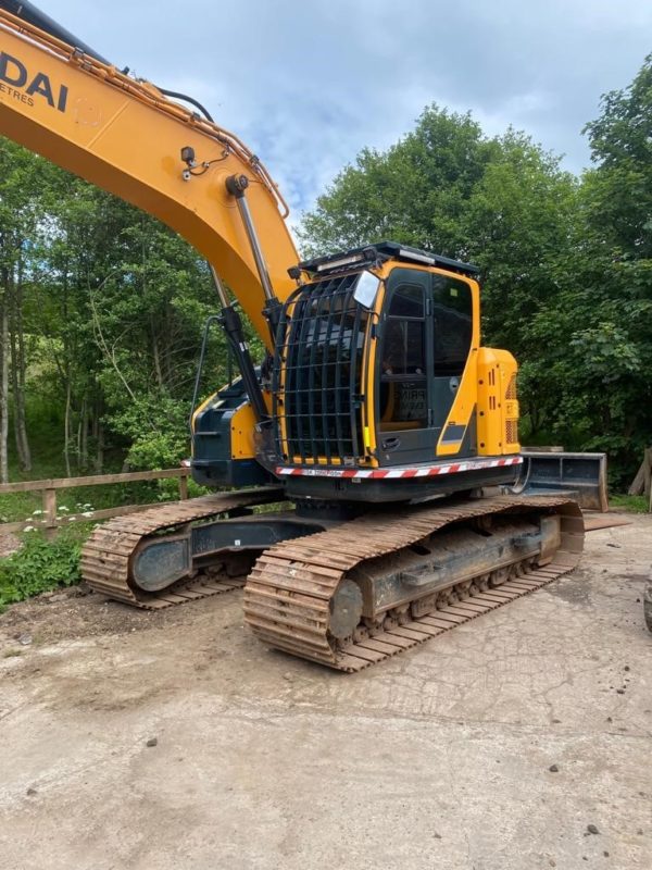 2019 HYUNDAI HX235 LCR EXCAVATOR - Image 3