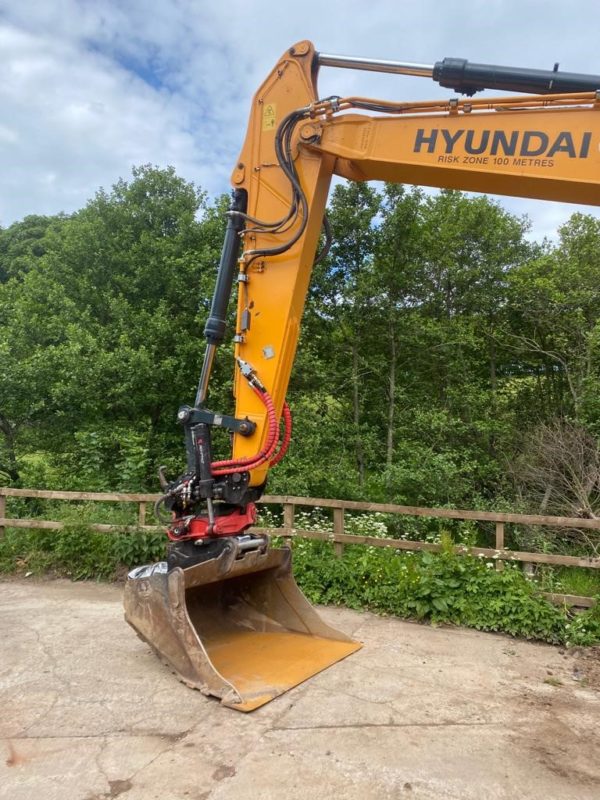 2019 HYUNDAI HX235 LCR EXCAVATOR - Image 5