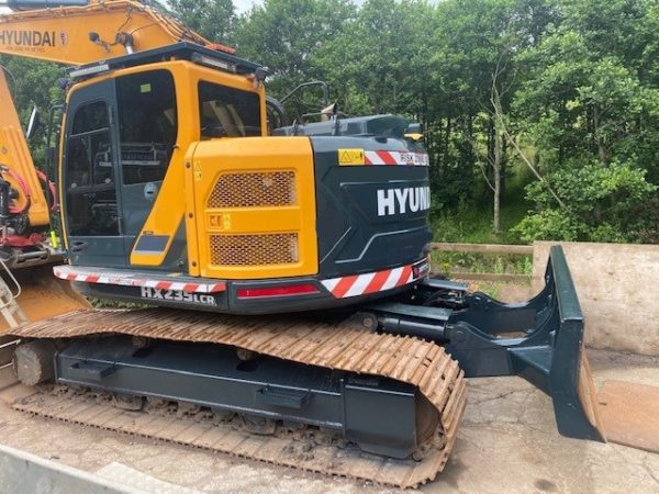 2019 HYUNDAI HX235 LCR EXCAVATOR - Image 6