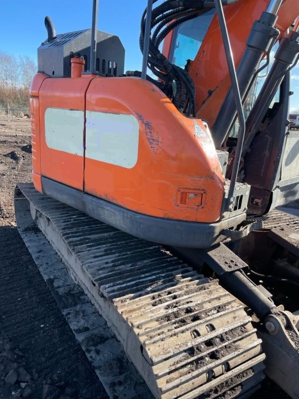 2017 DOOSAN DX140LCR-5 EXCAVATOR WITH DOZER BLADE - Image 6