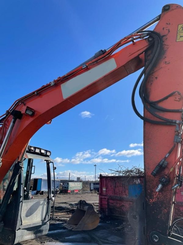 2017 DOOSAN DX140LCR-5 EXCAVATOR WITH DOZER BLADE - Image 7