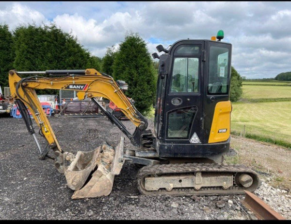 2019 SANY SY26U 2.7 TON EXCAVATOR WITH DOZER BLADE - Image 2