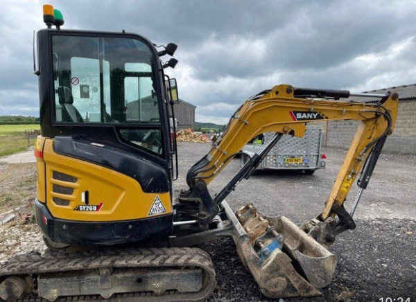 2019 SANY SY26U 2.7 TON EXCAVATOR WITH DOZER BLADE - Image 8