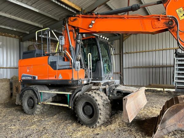 2017 DOOSAN DX170 W WHEELED EXCAVATOR - Image 3