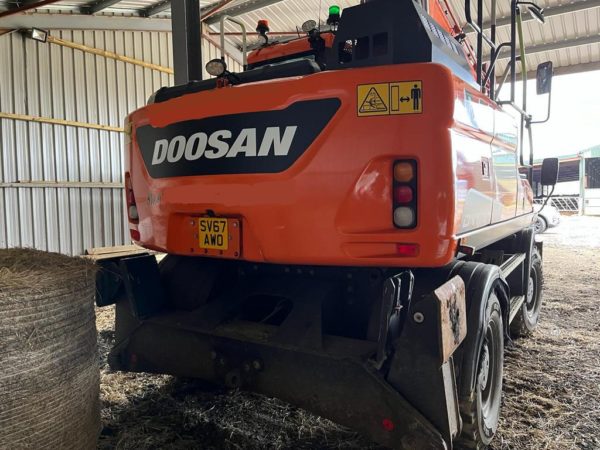 2017 DOOSAN DX170 W WHEELED EXCAVATOR - Image 4